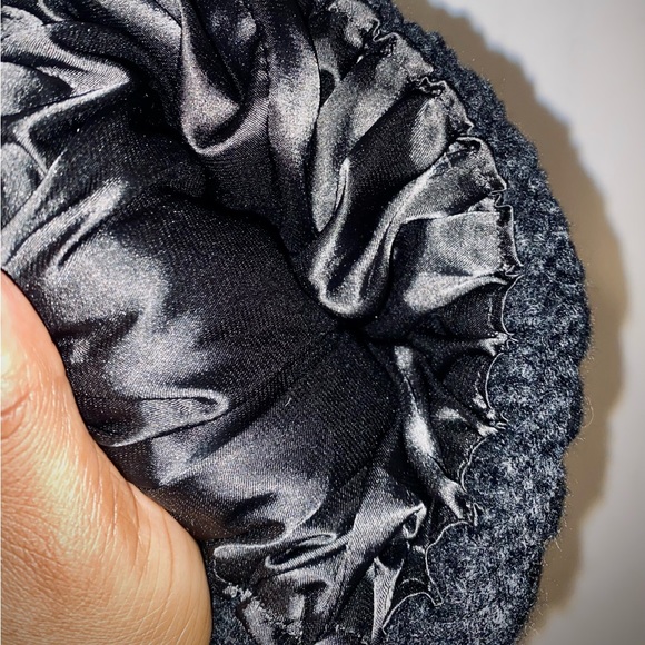 Satin lined BEANIE - Picture 2 of 4